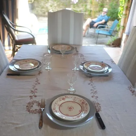 בית נופש La Sagnarde Terrasse Intime Loubressac