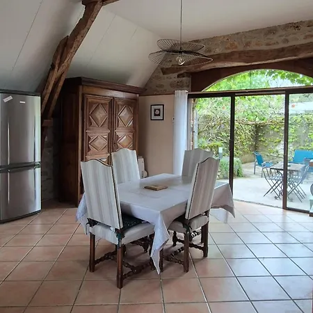 Tatil Evi La Sagnarde Terrasse Intime *