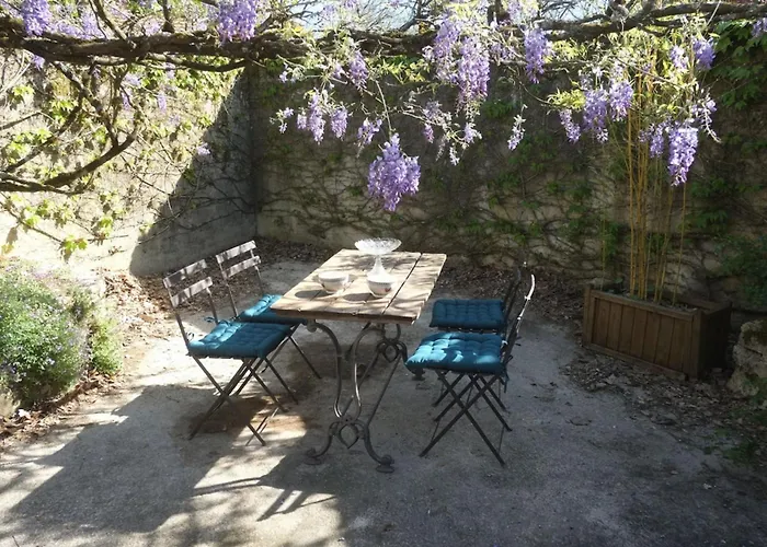 بيت للعطل La Sagnarde Terrasse Intime *