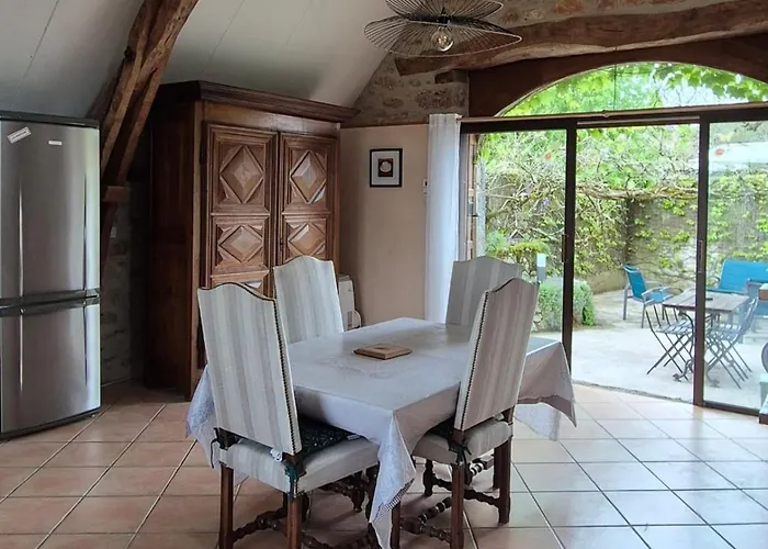 بيت للعطل La Sagnarde Terrasse Intime *